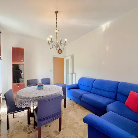 Apartamento Trilocale In Zona Conad